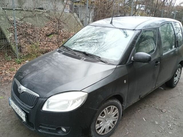 Черный Шкода Румстер, объемом двигателя 1.4 л и пробегом 300 тыс. км за 2600 $, фото 2 на Automoto.ua