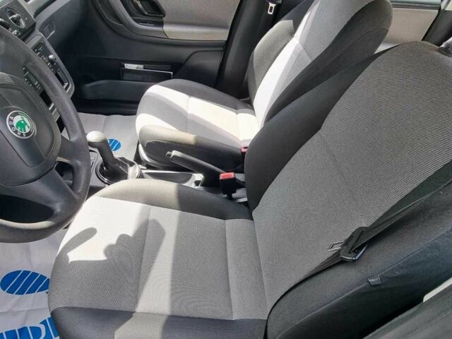 Черный Шкода Румстер, объемом двигателя 0 л и пробегом 72 тыс. км за 6882 $, фото 4 на Automoto.ua