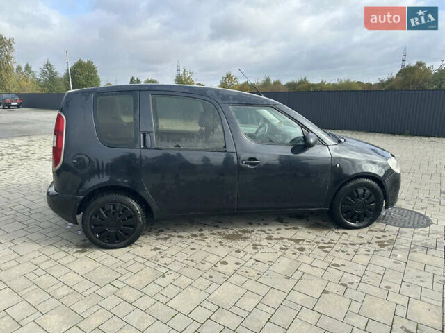 Черный Шкода Румстер, объемом двигателя 1.6 л и пробегом 247 тыс. км за 2950 $, фото 5 на Automoto.ua