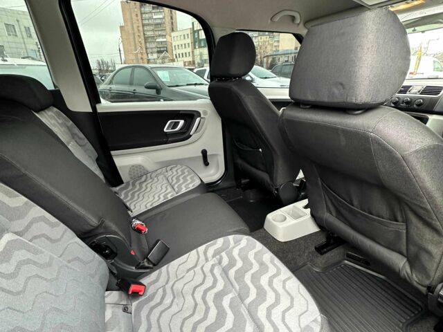 Чорний Шкода Румстер, об'ємом двигуна 1.6 л та пробігом 238 тис. км за 5200 $, фото 4 на Automoto.ua