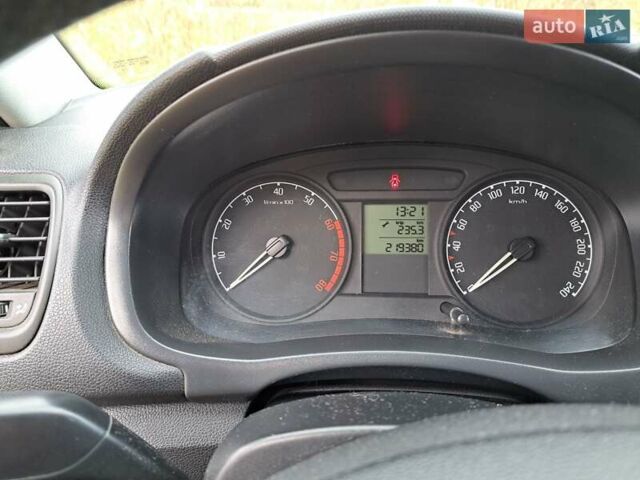 Черный Шкода Румстер, объемом двигателя 1.2 л и пробегом 219 тыс. км за 3700 $, фото 4 на Automoto.ua