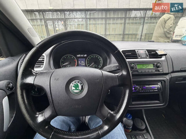 Чорний Шкода Румстер, об'ємом двигуна 1.6 л та пробігом 193 тис. км за 3954 $, фото 9 на Automoto.ua