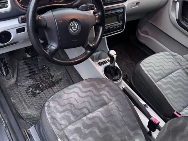 Черный Шкода Румстер, объемом двигателя 1.6 л и пробегом 367 тыс. км за 2300 $, фото 8 на Automoto.ua