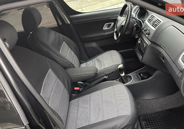 Чорний Шкода Румстер, об'ємом двигуна 1.4 л та пробігом 254 тис. км за 4600 $, фото 46 на Automoto.ua