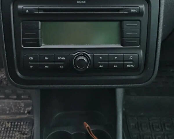 Черный Шкода Румстер, объемом двигателя 1.39 л и пробегом 187 тыс. км за 4000 $, фото 6 на Automoto.ua