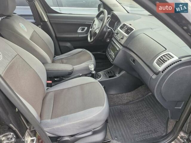 Чорний Шкода Румстер, об'ємом двигуна 1.39 л та пробігом 152 тис. км за 5400 $, фото 13 на Automoto.ua