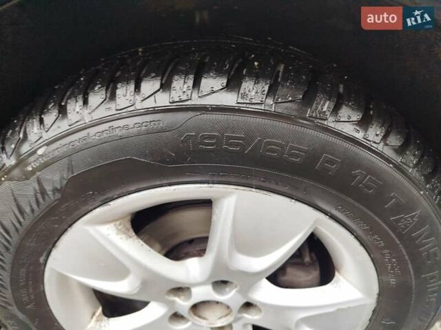 Черный Шкода Румстер, объемом двигателя 1.4 л и пробегом 280 тыс. км за 2999 $, фото 9 на Automoto.ua