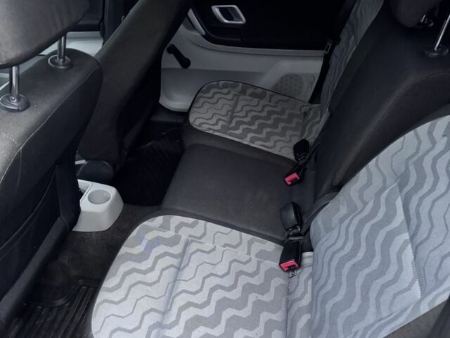 Черный Шкода Румстер, объемом двигателя 1.6 л и пробегом 367 тыс. км за 2300 $, фото 12 на Automoto.ua