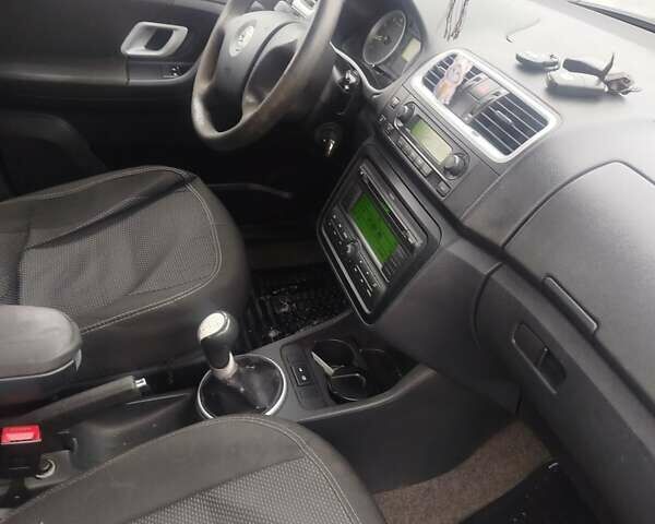 Черный Шкода Румстер, объемом двигателя 1.4 л и пробегом 280 тыс. км за 2999 $, фото 2 на Automoto.ua