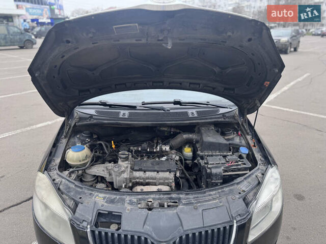 Черный Шкода Румстер, объемом двигателя 1.2 л и пробегом 460 тыс. км за 3250 $, фото 11 на Automoto.ua