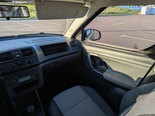 Черный Шкода Румстер, объемом двигателя 1.6 л и пробегом 230 тыс. км за 5100 $, фото 16 на Automoto.ua