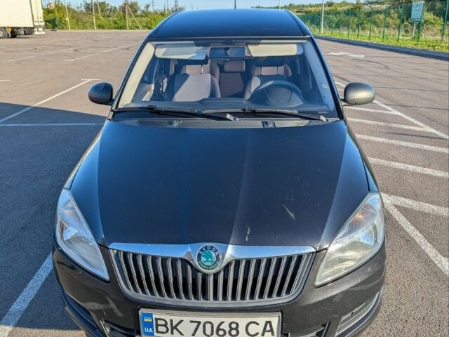 Черный Шкода Румстер, объемом двигателя 1.6 л и пробегом 230 тыс. км за 5100 $, фото 2 на Automoto.ua