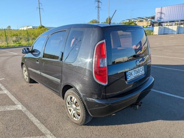 Черный Шкода Румстер, объемом двигателя 1.6 л и пробегом 230 тыс. км за 5100 $, фото 4 на Automoto.ua