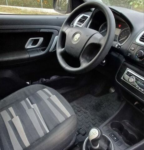 Черный Шкода Румстер, объемом двигателя 1.6 л и пробегом 160 тыс. км за 5300 $, фото 5 на Automoto.ua