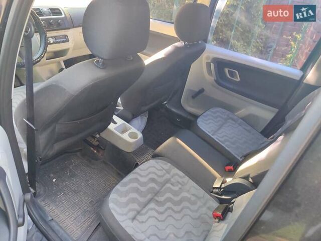 Черный Шкода Румстер, объемом двигателя 1.39 л и пробегом 278 тыс. км за 5000 $, фото 1 на Automoto.ua