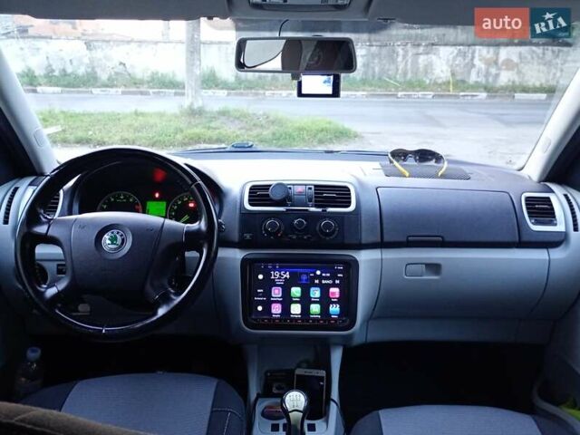 Черный Шкода Румстер, объемом двигателя 1.4 л и пробегом 269 тыс. км за 4999 $, фото 3 на Automoto.ua