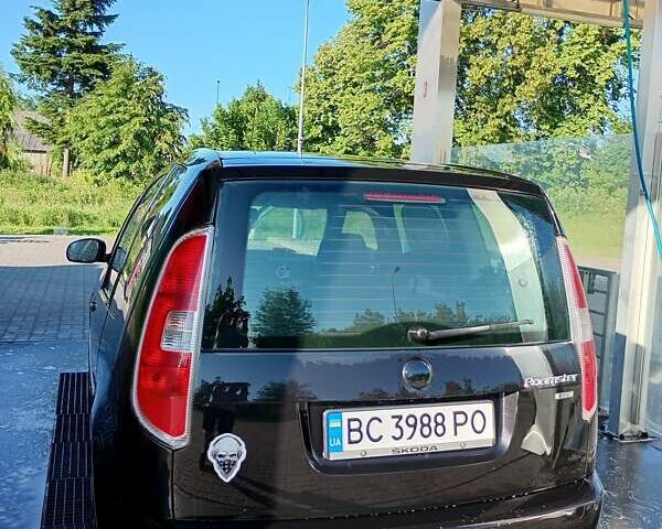 Черный Шкода Румстер, объемом двигателя 1.4 л и пробегом 269 тыс. км за 4999 $, фото 2 на Automoto.ua