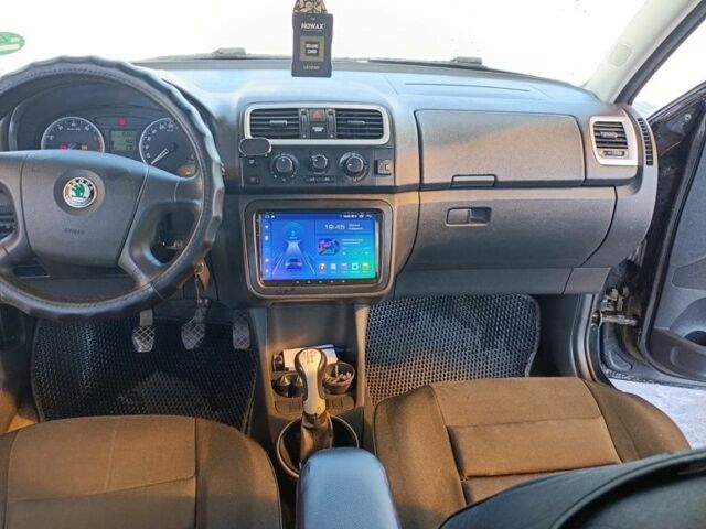 Чорний Шкода Румстер, об'ємом двигуна 1.6 л та пробігом 250 тис. км за 4500 $, фото 11 на Automoto.ua