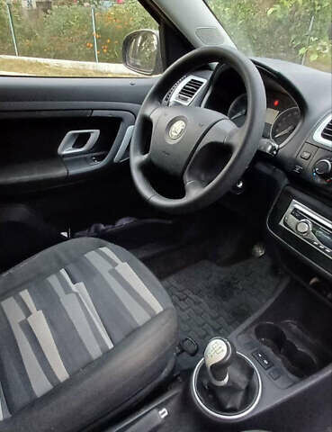 Черный Шкода Румстер, объемом двигателя 1.6 л и пробегом 157 тыс. км за 5300 $, фото 8 на Automoto.ua