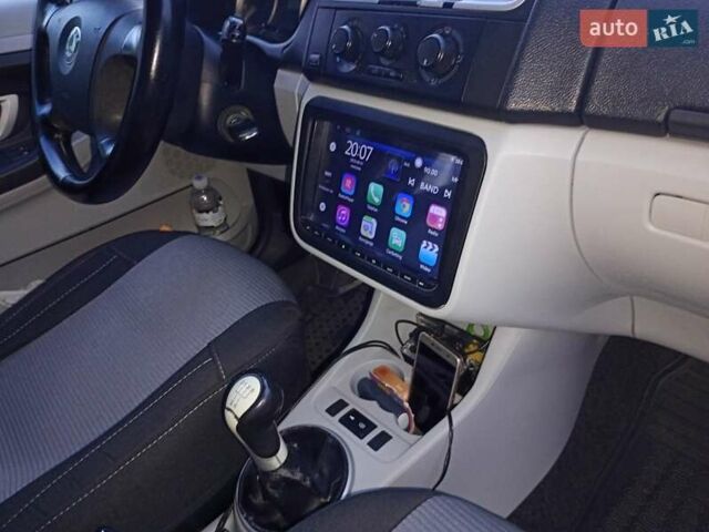 Черный Шкода Румстер, объемом двигателя 1.4 л и пробегом 269 тыс. км за 4999 $, фото 13 на Automoto.ua