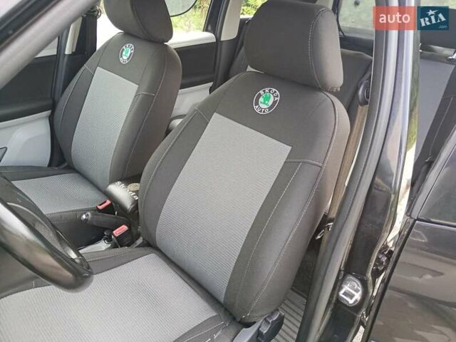 Черный Шкода Румстер, объемом двигателя 1.4 л и пробегом 269 тыс. км за 4999 $, фото 7 на Automoto.ua