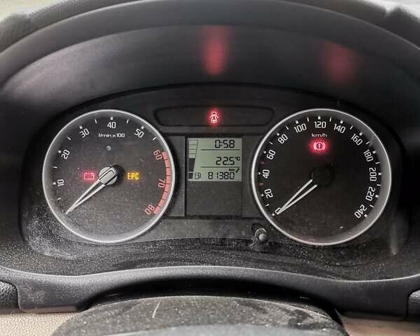Черный Шкода Румстер, объемом двигателя 1.6 л и пробегом 82 тыс. км за 5500 $, фото 4 на Automoto.ua