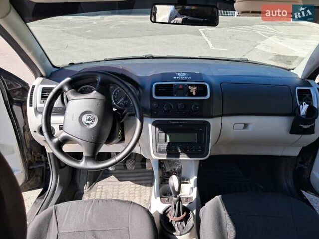 Чорний Шкода Румстер, об'ємом двигуна 1.39 л та пробігом 327 тис. км за 4800 $, фото 16 на Automoto.ua