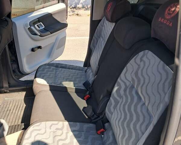 Чорний Шкода Румстер, об'ємом двигуна 1.39 л та пробігом 327 тис. км за 4800 $, фото 17 на Automoto.ua