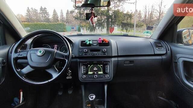 Черный Шкода Румстер, объемом двигателя 1.6 л и пробегом 221 тыс. км за 8000 $, фото 6 на Automoto.ua