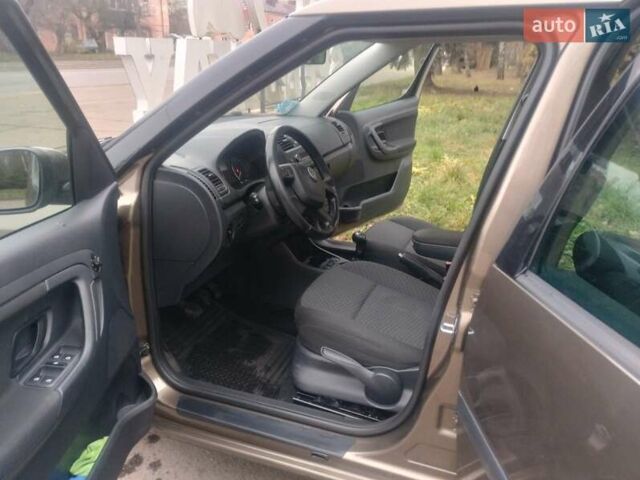 Коричневий Шкода Румстер, об'ємом двигуна 1.2 л та пробігом 256 тис. км за 6150 $, фото 5 на Automoto.ua