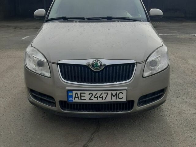 Коричневий Шкода Румстер, об'ємом двигуна 1.4 л та пробігом 269 тис. км за 5000 $, фото 4 на Automoto.ua