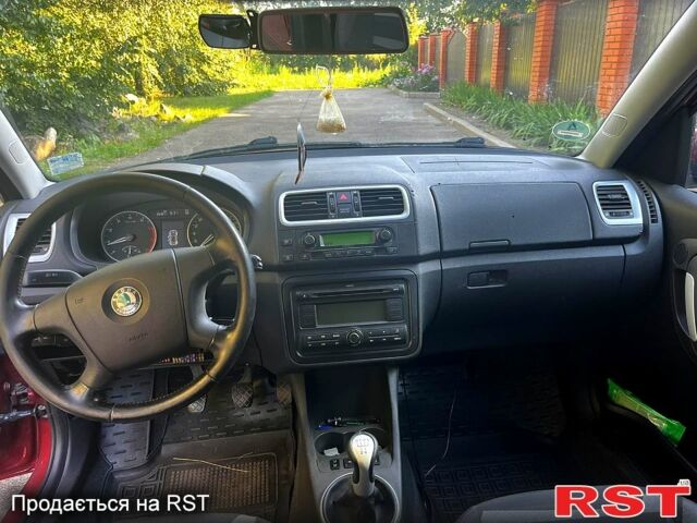 Красный Шкода Румстер, объемом двигателя 1.4 л и пробегом 254 тыс. км за 5200 $, фото 7 на Automoto.ua