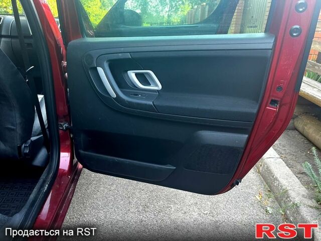Красный Шкода Румстер, объемом двигателя 1.4 л и пробегом 254 тыс. км за 5200 $, фото 6 на Automoto.ua