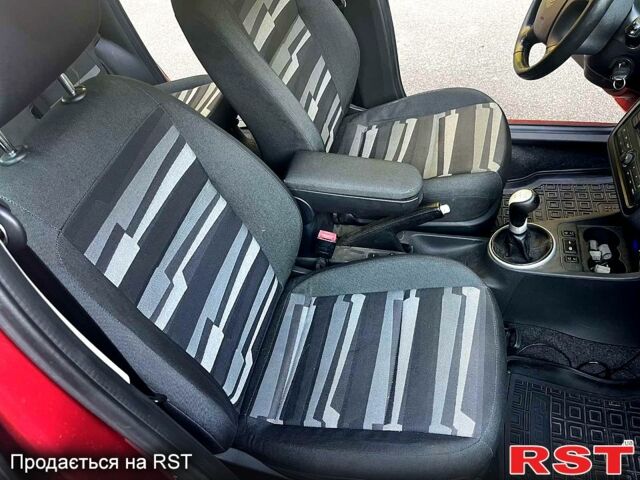 Красный Шкода Румстер, объемом двигателя 1.4 л и пробегом 254 тыс. км за 5200 $, фото 9 на Automoto.ua