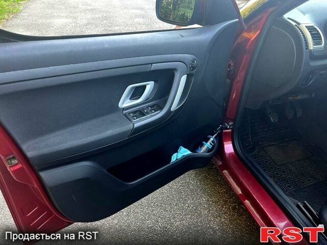 Красный Шкода Румстер, объемом двигателя 1.4 л и пробегом 254 тыс. км за 5200 $, фото 3 на Automoto.ua