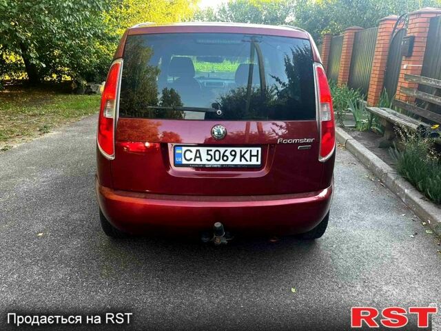 Красный Шкода Румстер, объемом двигателя 1.4 л и пробегом 254 тыс. км за 5200 $, фото 5 на Automoto.ua