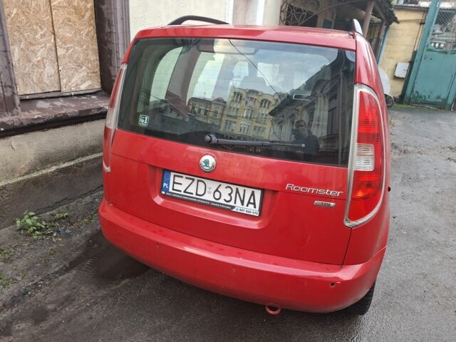 Красный Шкода Румстер, объемом двигателя 1 л и пробегом 380 тыс. км за 3000 $, фото 2 на Automoto.ua