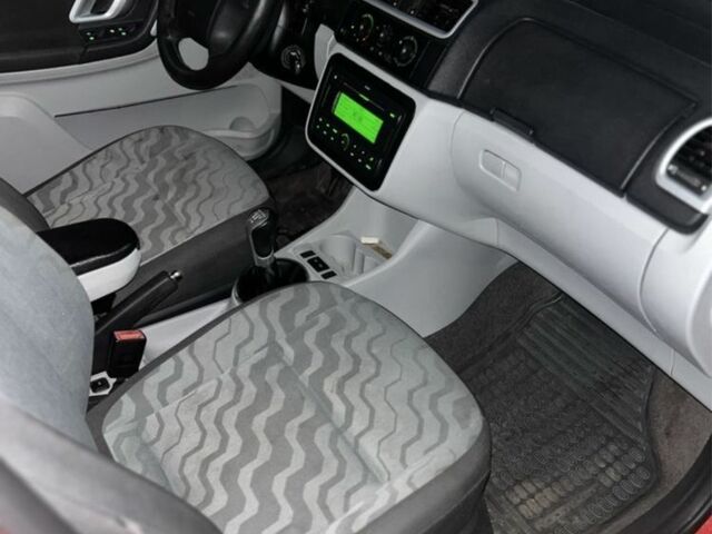 Красный Шкода Румстер, объемом двигателя 1.4 л и пробегом 277 тыс. км за 2500 $, фото 2 на Automoto.ua