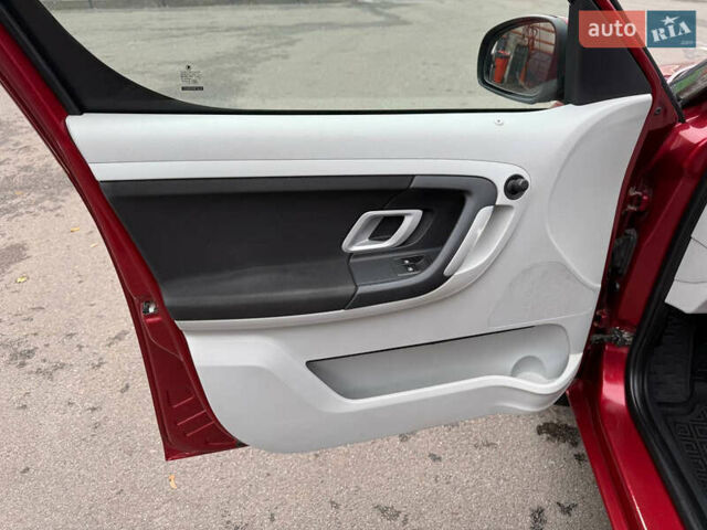 Красный Шкода Румстер, объемом двигателя 1.4 л и пробегом 158 тыс. км за 5000 $, фото 17 на Automoto.ua