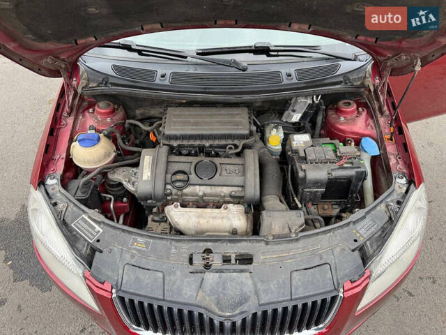 Красный Шкода Румстер, объемом двигателя 1.4 л и пробегом 158 тыс. км за 5000 $, фото 16 на Automoto.ua