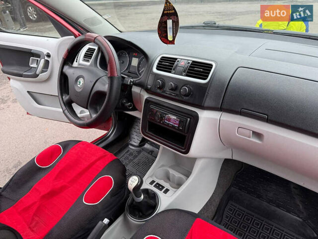 Красный Шкода Румстер, объемом двигателя 1.4 л и пробегом 158 тыс. км за 5000 $, фото 30 на Automoto.ua