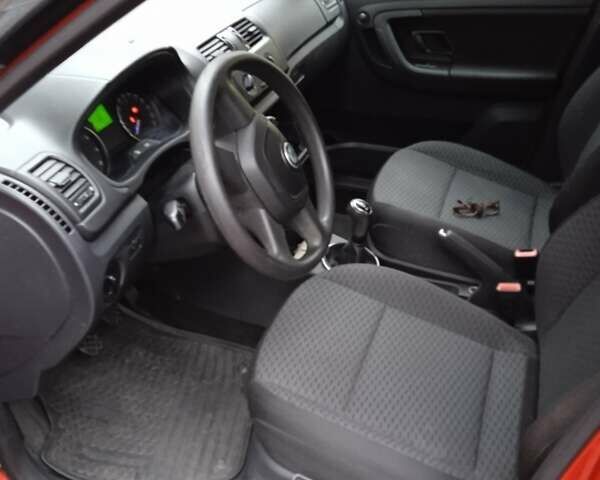 Красный Шкода Румстер, объемом двигателя 1.2 л и пробегом 49 тыс. км за 7500 $, фото 5 на Automoto.ua