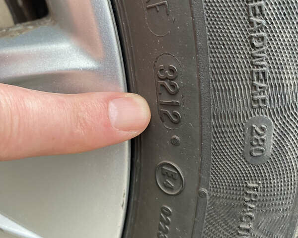 Красный Шкода Румстер, объемом двигателя 1.39 л и пробегом 48 тыс. км за 6700 $, фото 13 на Automoto.ua