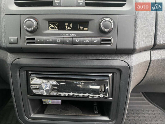 Красный Шкода Румстер, объемом двигателя 1.39 л и пробегом 48 тыс. км за 6700 $, фото 26 на Automoto.ua