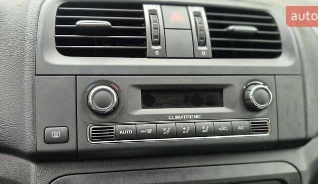 Шкода Румстер 2012 в Киеве на Automoto.ua Красный Шкода Румстер, объемом двигателя 1.39 л и пробегом 48 тыс. км за 6500 $, фото 7 на Automoto.ua