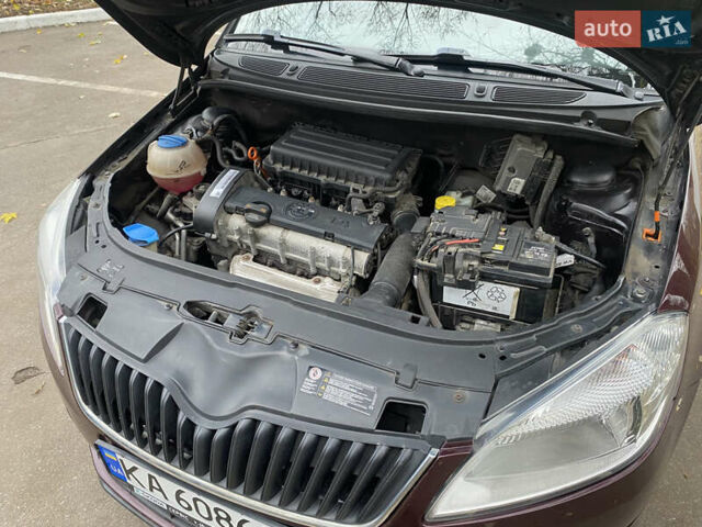 Красный Шкода Румстер, объемом двигателя 1.39 л и пробегом 48 тыс. км за 6700 $, фото 33 на Automoto.ua