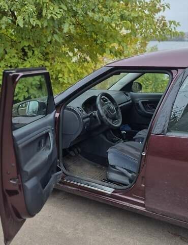 Шкода Румстер 2012 в Киеве на Automoto.ua Красный Шкода Румстер, объемом двигателя 1.39 л и пробегом 48 тыс. км за 6500 $, фото 4 на Automoto.ua