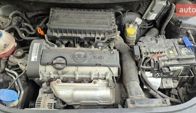 Шкода Румстер 2012 в Киеве на Automoto.ua Красный Шкода Румстер, объемом двигателя 1.39 л и пробегом 48 тыс. км за 6500 $, фото 11 на Automoto.ua