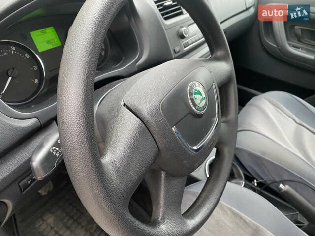 Красный Шкода Румстер, объемом двигателя 1.39 л и пробегом 48 тыс. км за 6700 $, фото 23 на Automoto.ua