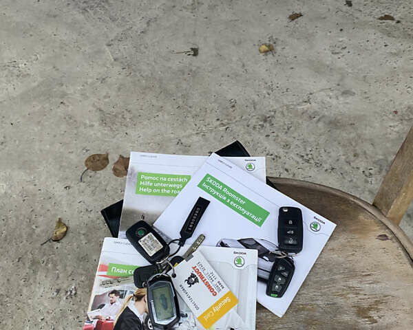 Красный Шкода Румстер, объемом двигателя 1.39 л и пробегом 48 тыс. км за 6700 $, фото 39 на Automoto.ua